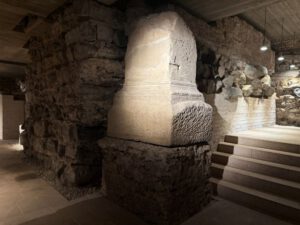 Um die archäologischen Ausgrabungen zu verstehen, braucht es top ausgebildete Stadtführer*innen - wie bei Erlebnistouren Tour-Agentur 