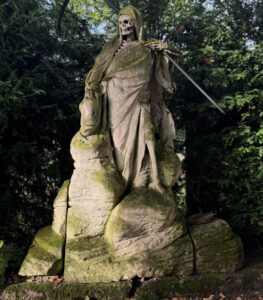Sensemann auf dem Friedhof Melaten