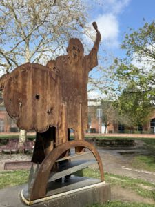 Skulptur der Schauspielerin Trude Herr im Severinsviertel